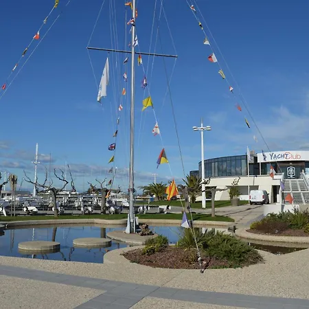 Apartamento Duplex 3 Pieces Avec Piscine, Climatisation Et Garage A Port Camargue - Fr-1-250-192 *