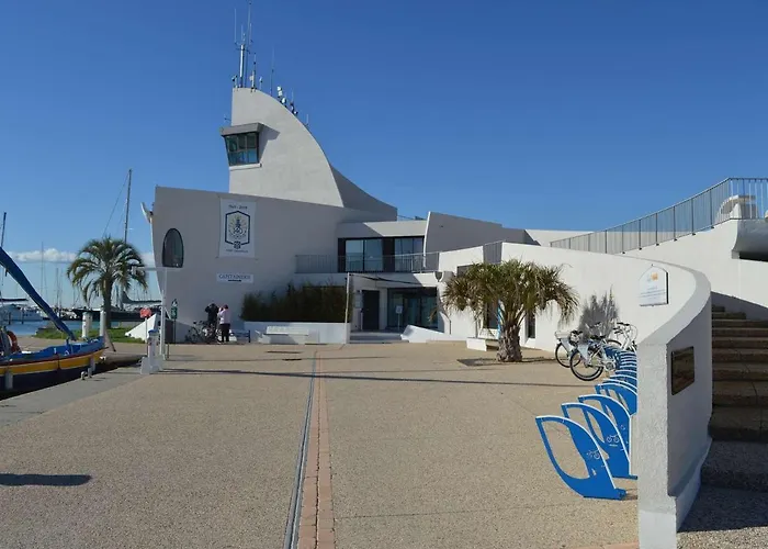 Duplex 3 Pieces Avec Piscine, Climatisation Et Garage A Port Camargue - Fr-1-250-192 Le Grau-du-Roi