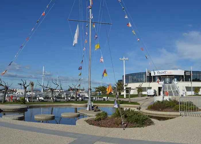 Apartamento Duplex 3 Pieces Avec Piscine, Climatisation Et Garage A Port Camargue - Fr-1-250-192 *